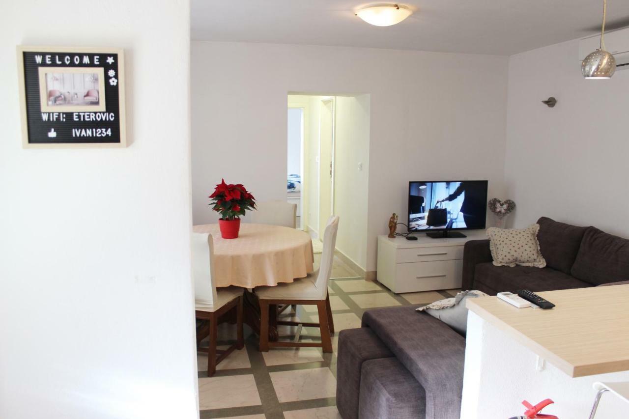 Apartment Pino Pucisca Bagian luar foto